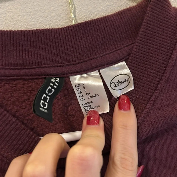 H&M Donald Duck Graphic Crewneck Sweatshirt - Picture 2 of 6